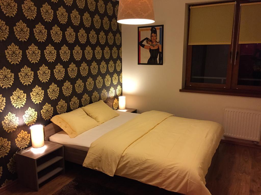 Color Apartment Krakow Bagian luar foto